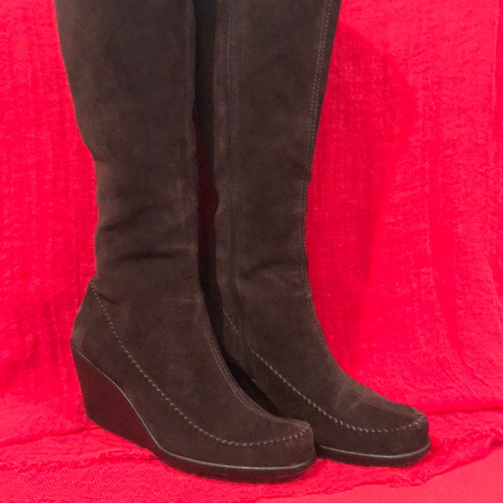 Suede Boots-